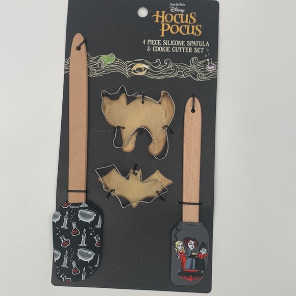 Hocus Pocus Disney kitchen Baking set 4 pack NWT - Picture 5 of 6